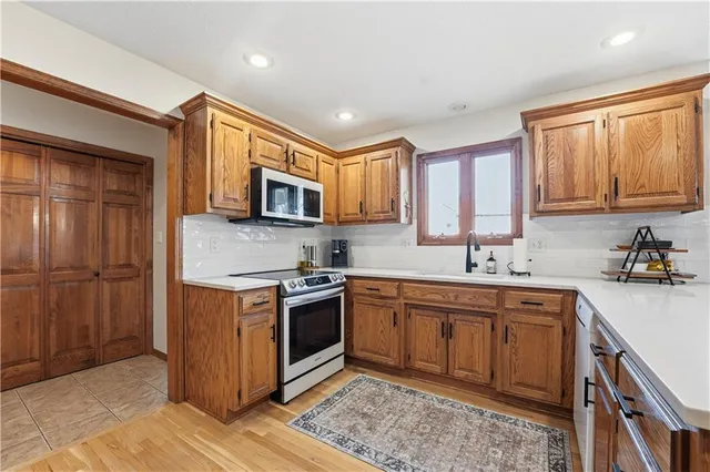 $370,000 | 18906 East 34th Terrace South, Independence, MO 64057