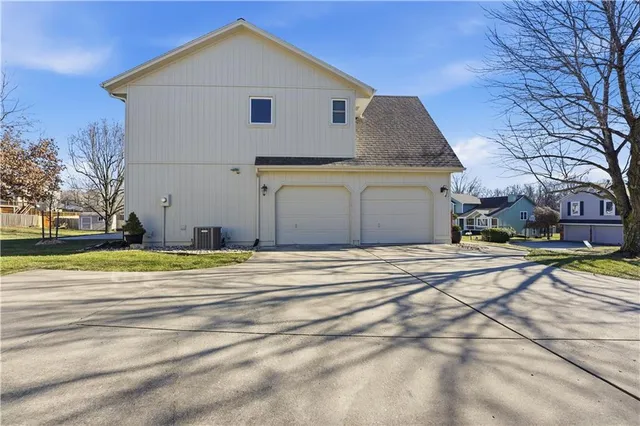 $370,000 | 18906 East 34th Terrace South, Independence, MO 64057