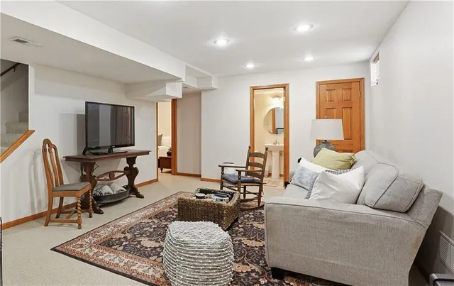 $370,000 | 18906 East 34th Terrace South, Independence, MO 64057