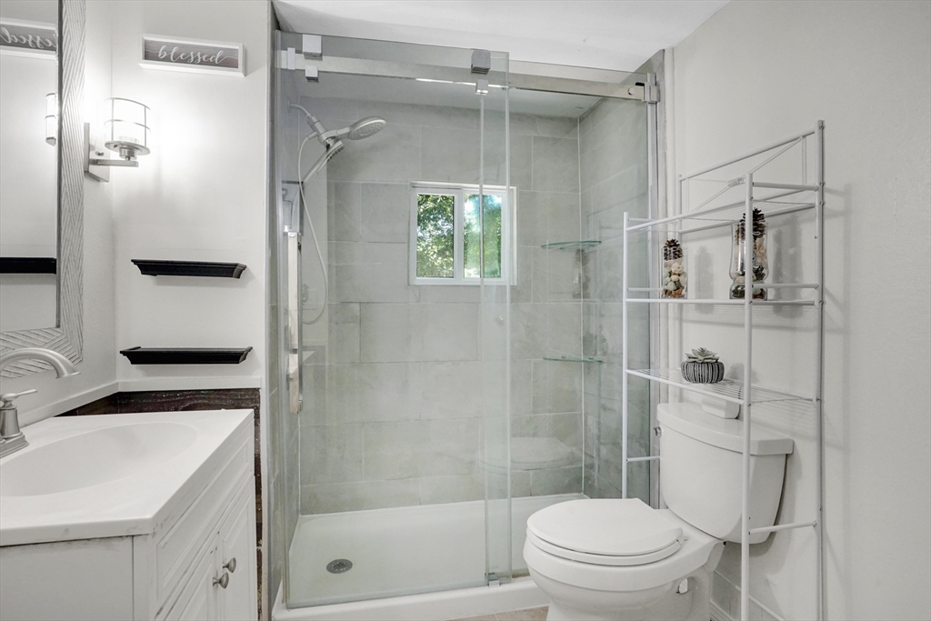 67 Fieldston Street Springfield, MA 01119 - Photo 14 of 16
