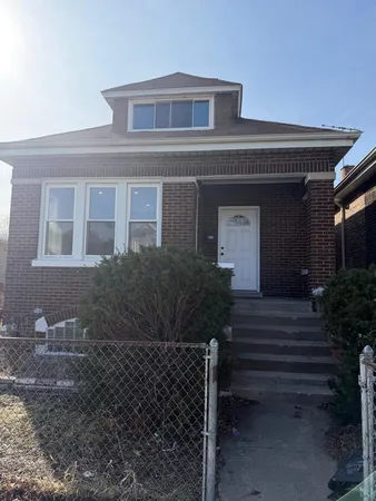$269,000 | 10426 South Calhoun Avenue, Chicago, IL 60617