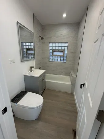 $269,000 | 10426 South Calhoun Avenue, Chicago, IL 60617