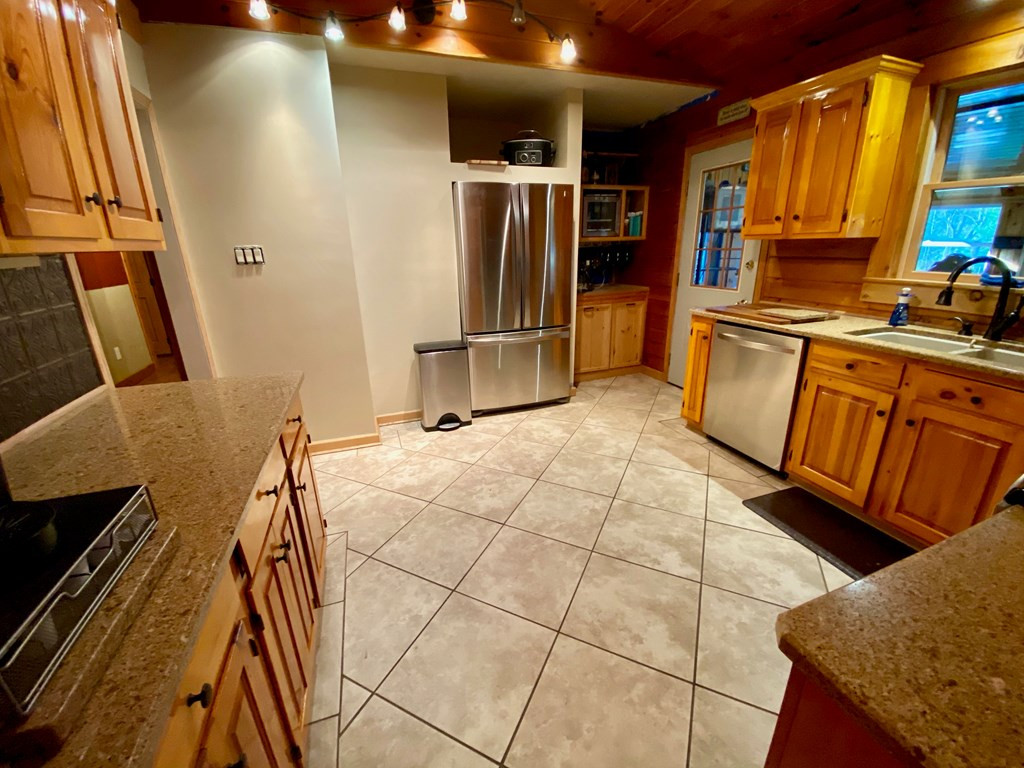 144 Salmon River Road Plattsburgh, NY 12901 - Photo 4 of 37 Gallery Image 4