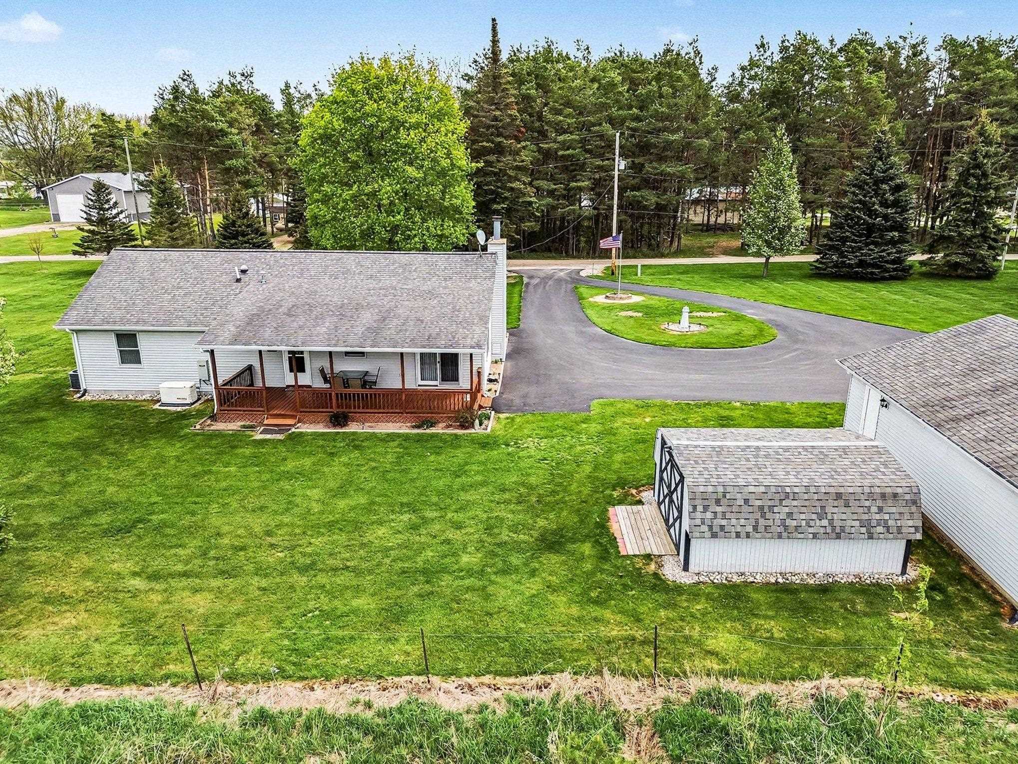 437 4th Street Lupton, MI 48635 - Photo 27 of 33
