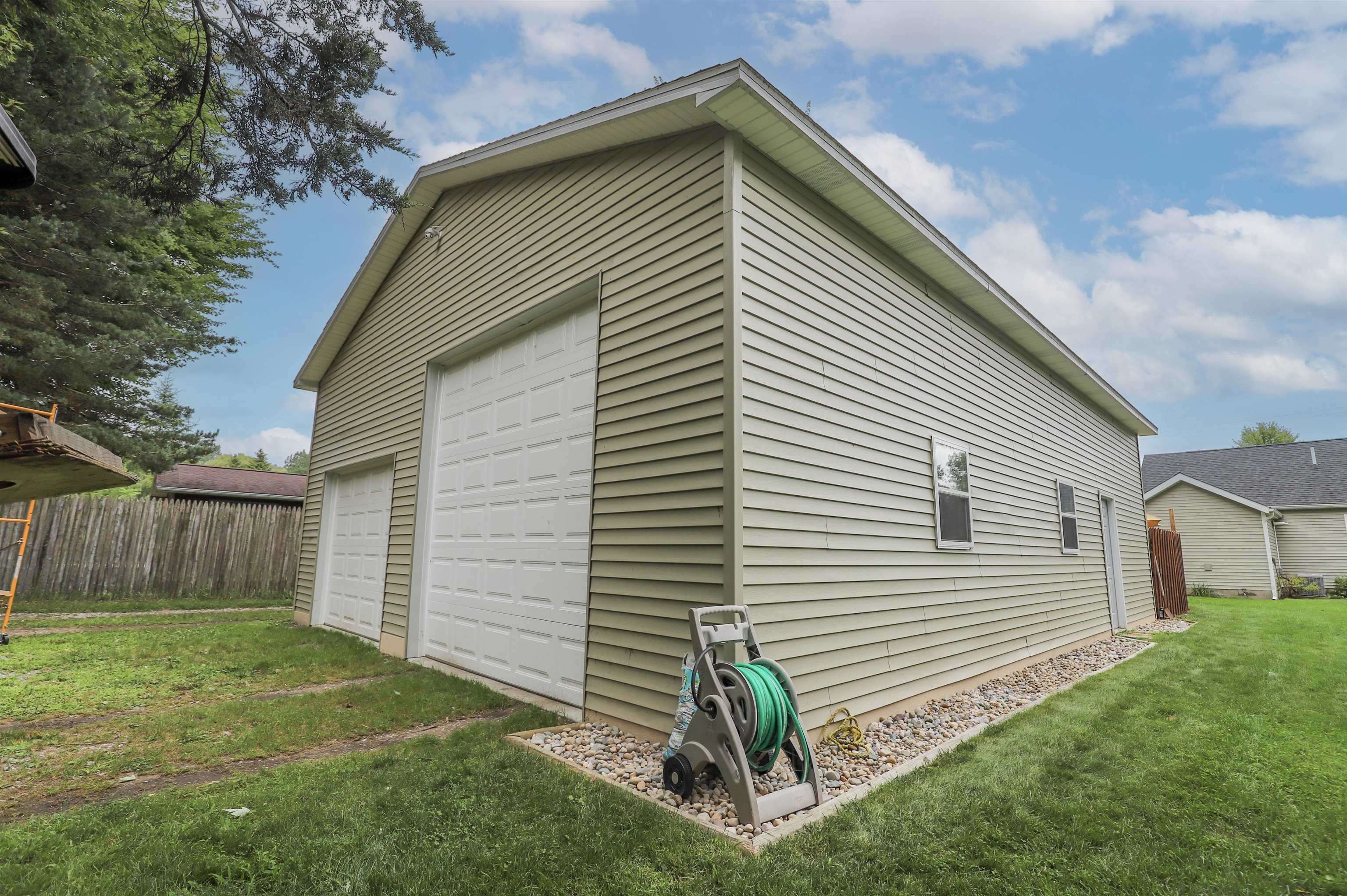 3697 Lauria Road Bay City, MI 48706 - Photo 4 of 47 Gallery Image 4
