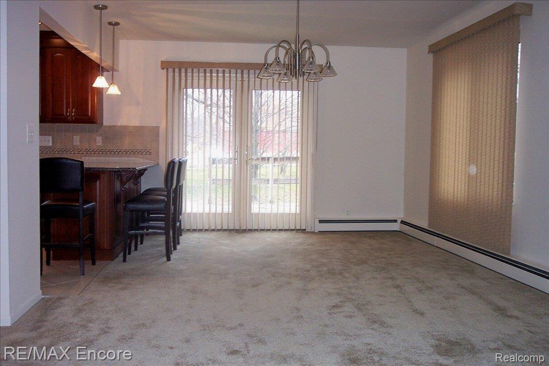 13300 Rattalee Lake Road Davisburg, MI 48350 - Photo 9 of 25 Living room