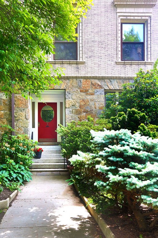 1 Regent Circle, Unit 2 Brookline, MA 02445 - Photo 10 of 10