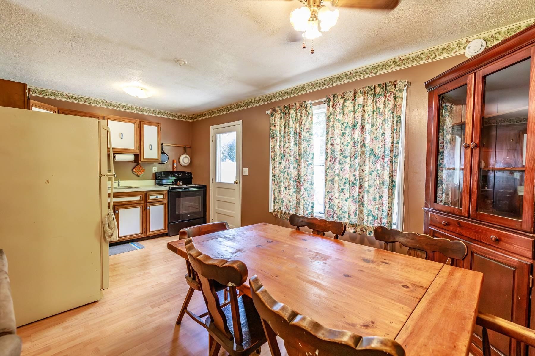 48 Carriage Hill Road Brattleboro, VT 05301 - Photo 8 of 38
