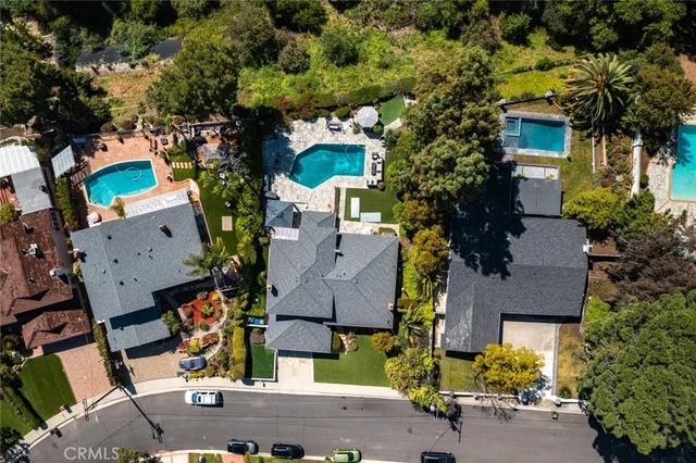 a picture of lake view