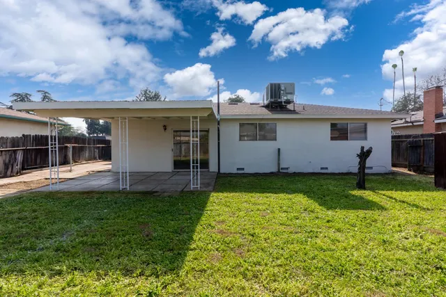 $369,900 | 4891 East Rialto Avenue, Fresno, CA 93726