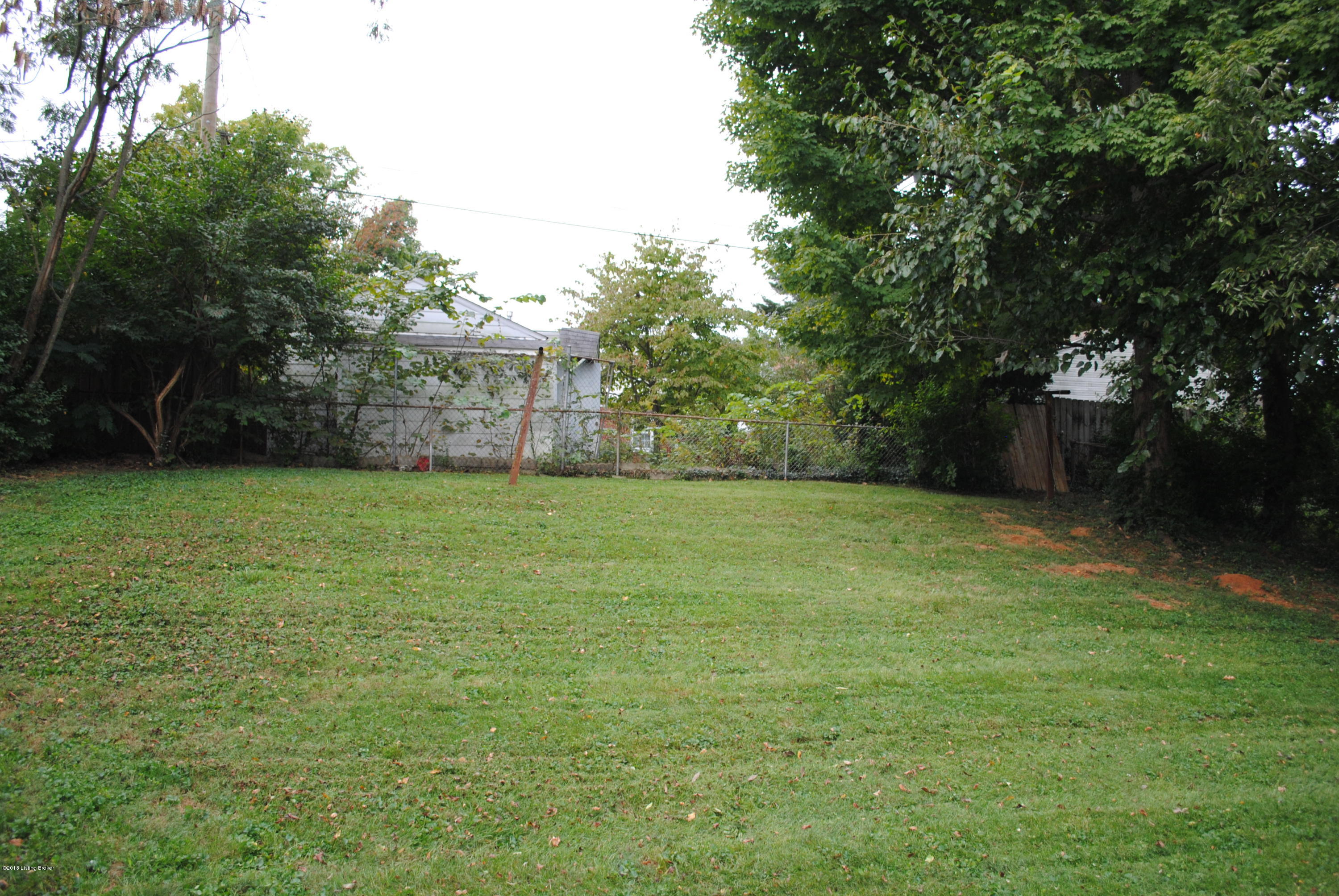3504 Dell Road Louisville, KY 40299 - Photo 21 of 21 DSC_0023