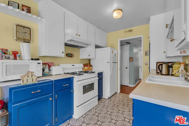 $275,000 | 11813 Runnymede Street, Unit 17, North Hollywood, CA 91605