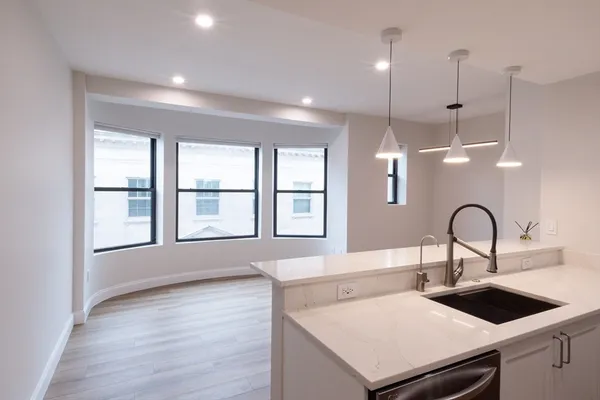 $655,000 | 636 Beacon Street, Unit 405, Boston, MA 02215