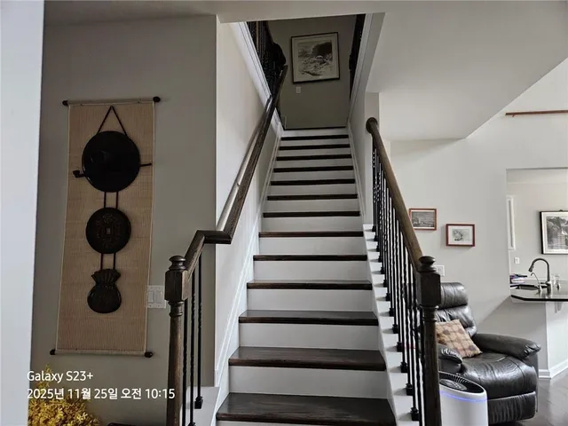 a view of entryway and hall