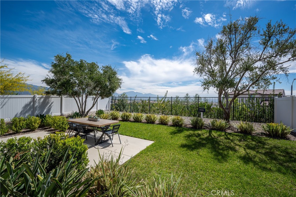 2433 Gunner Ridge Way Rialto, CA 92377 - Photo 21 of 31