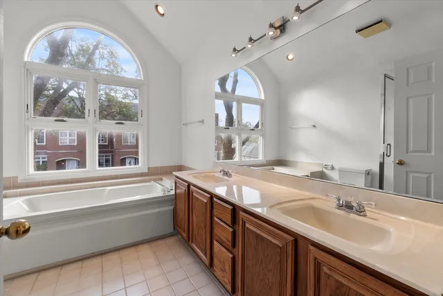 $510,000 | 4260 West Thorndale Avenue, Chicago, IL 60646