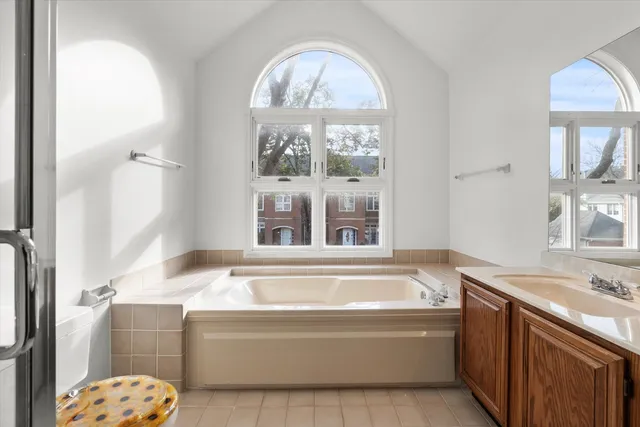 $510,000 | 4260 West Thorndale Avenue, Chicago, IL 60646