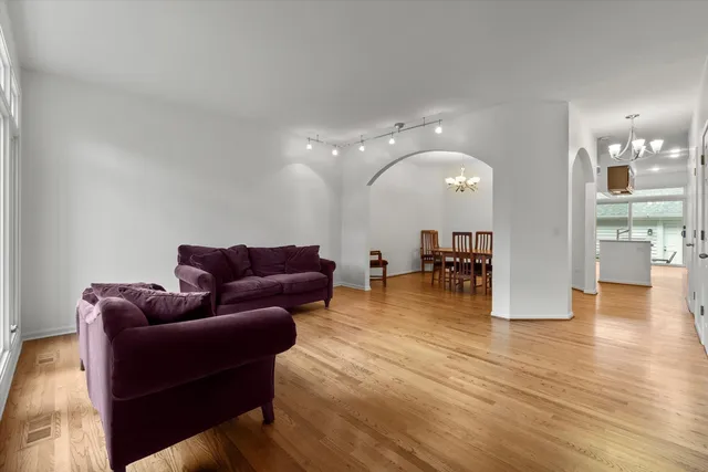 $510,000 | 4260 West Thorndale Avenue, Chicago, IL 60646