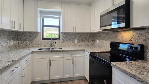 $2,300 | 50 West 28th Street, Unit 52, Hialeah, FL 33010