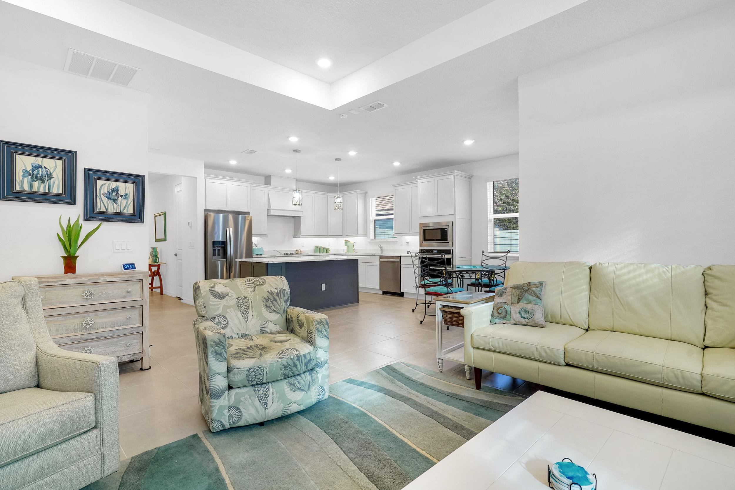 127 Shell Crk Court St. Augustine, FL 32086 - Photo 2 of 38 a living room with furniture and a couch