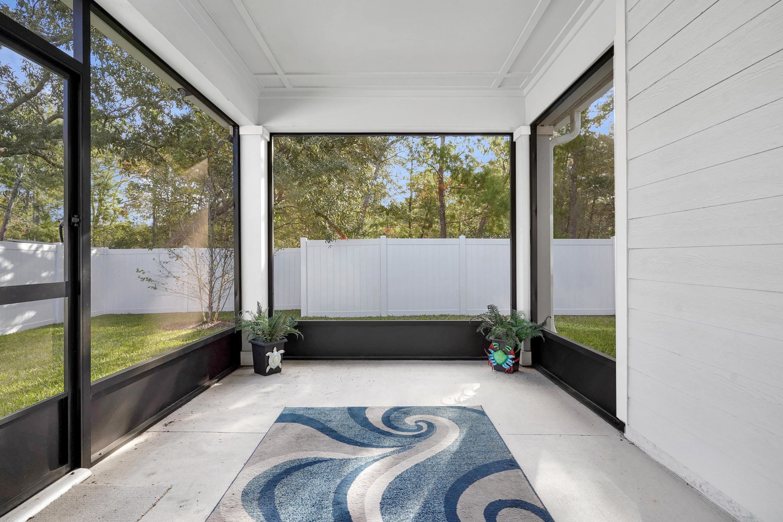127 Shell Crk Court St. Augustine, FL 32086 - Photo 28 of 38 a living room with a large window