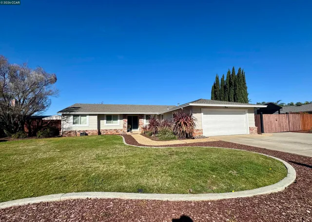 $1,299,000 | 200 Fleming Drive, Clayton, CA 94517