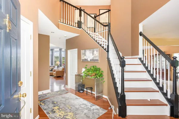 a view of entryway and hall