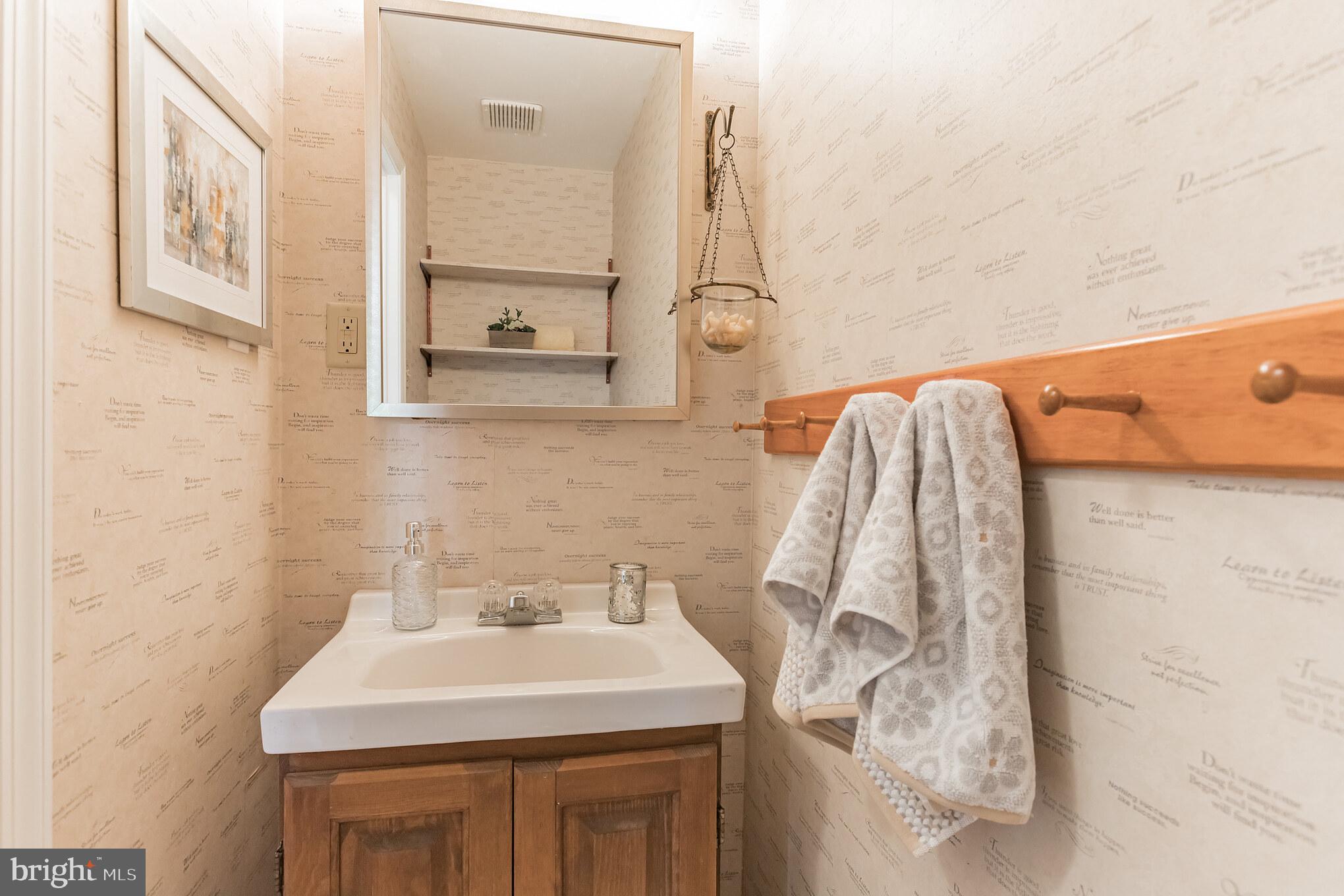 685 Gaither Road Sykesville, MD 21784 - Photo 13 of 30 Main level powder room
