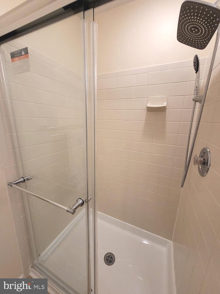 1201 Augusta Circle Mount Laurel, NJ 08054 - Photo 25 of 34 Shower with new doors