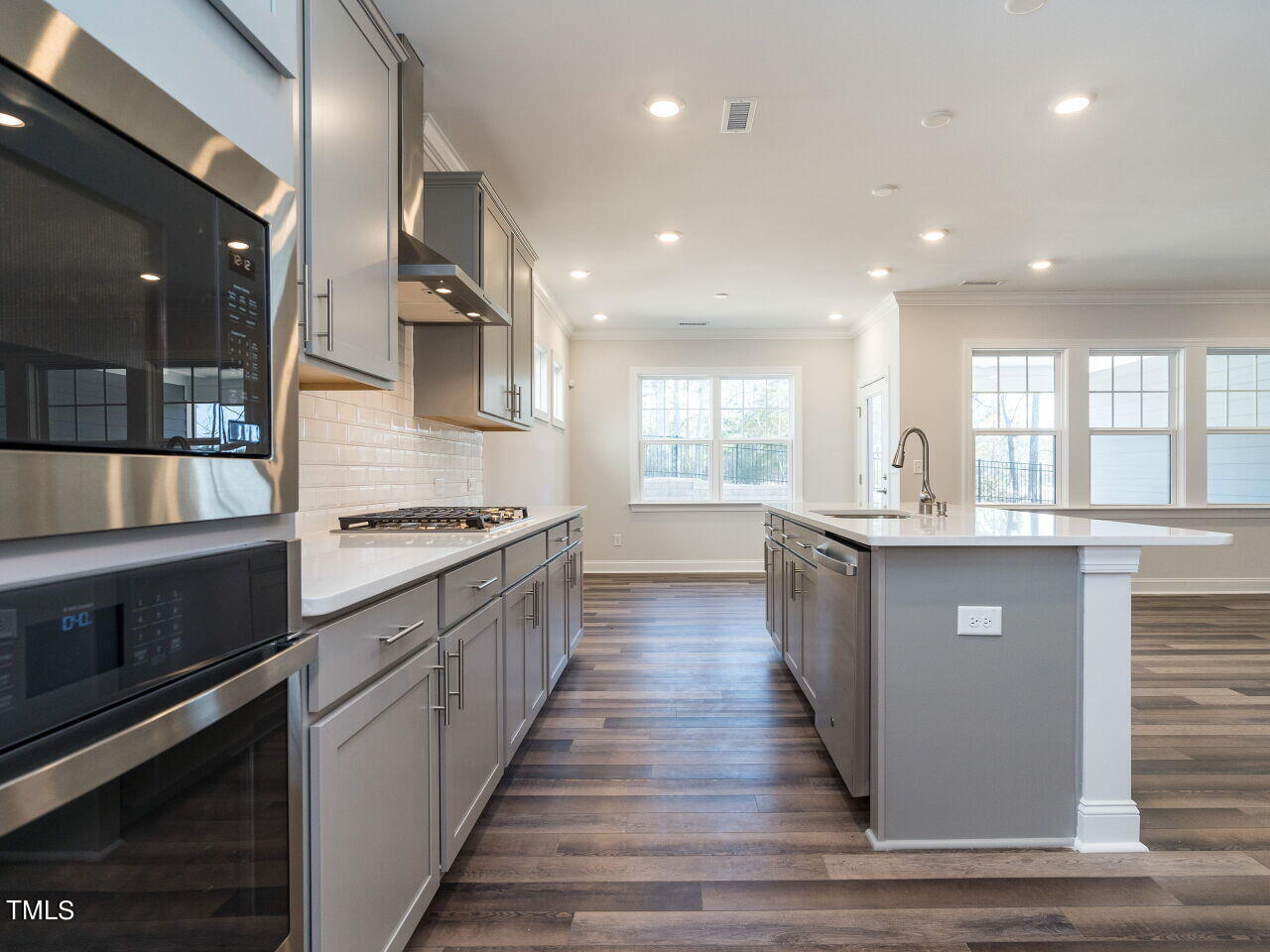 172 Mahogany Run Raleigh, NC 27610 - Photo 11 of 31 Gas Cooktop in Kitchen