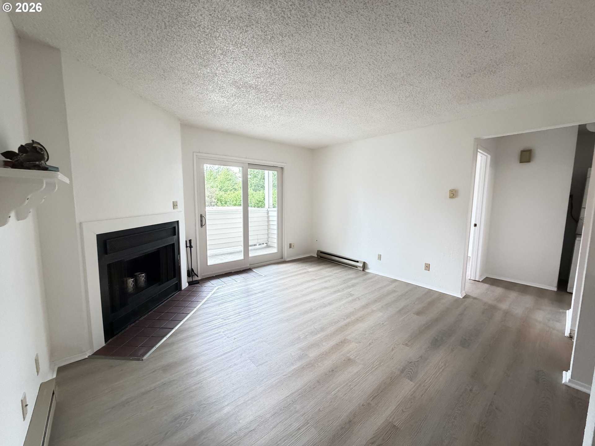11040 Southwest Greenburg Road, Unit 206 Portland, OR 97223 - Photo 3 of 22 Living Room