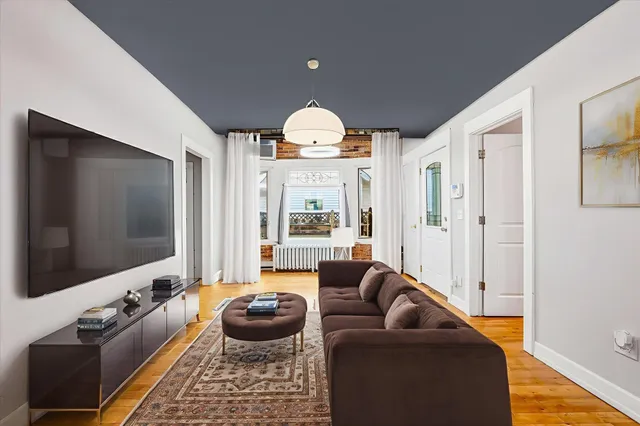 $250,000 | 829 Lawson Avenue East, St. Paul, MN 55106