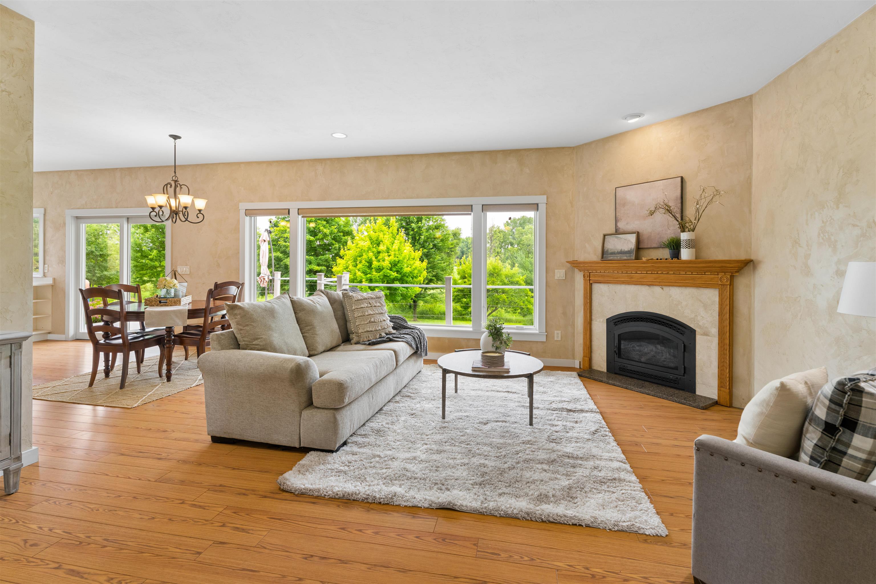 W3549 Center Valley Road Appleton, WI 54913 - Photo 5 of 56