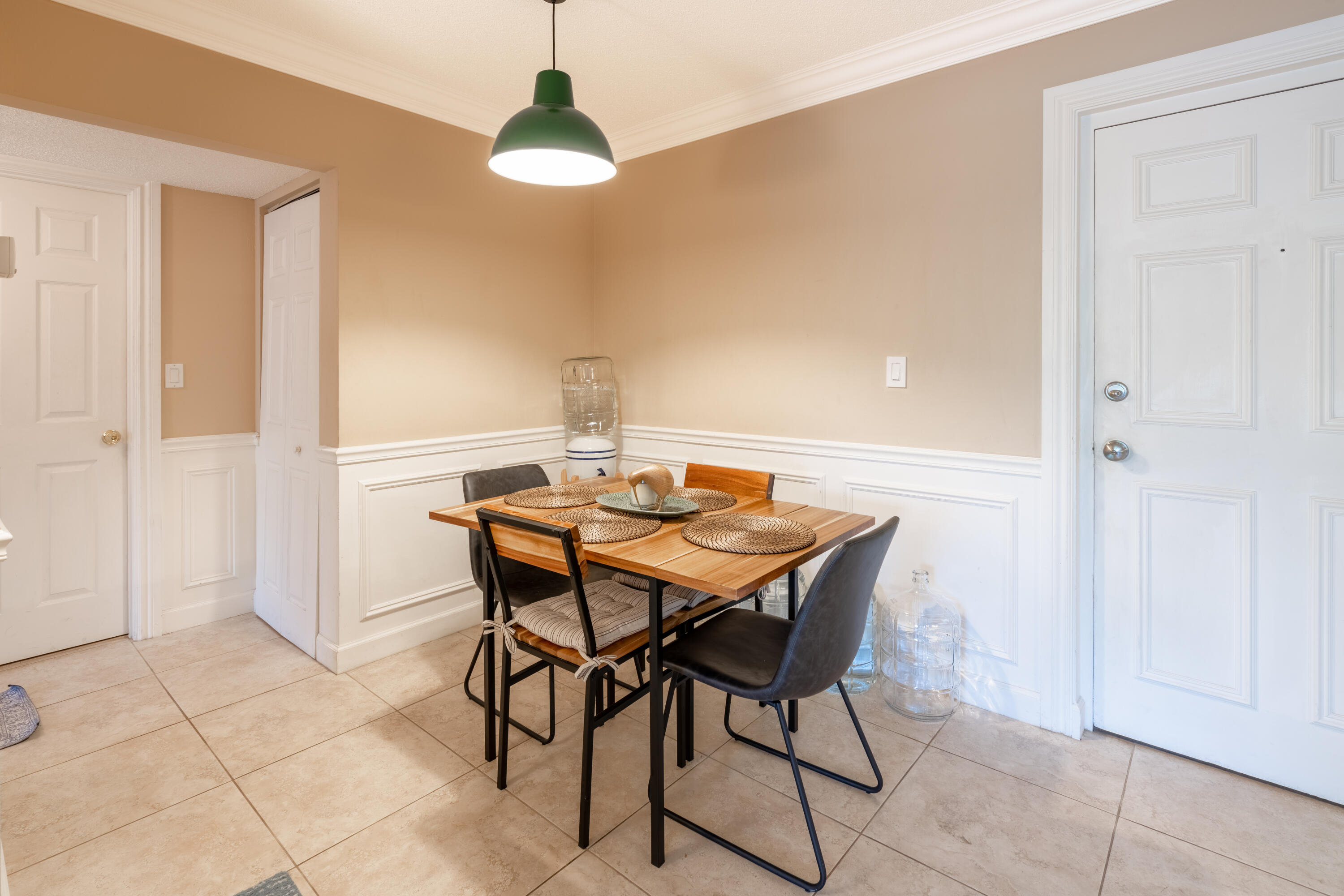 490 Northwest 20th Street, Unit 216 Boca Raton, FL 33431 - Photo 3 of 23 dining