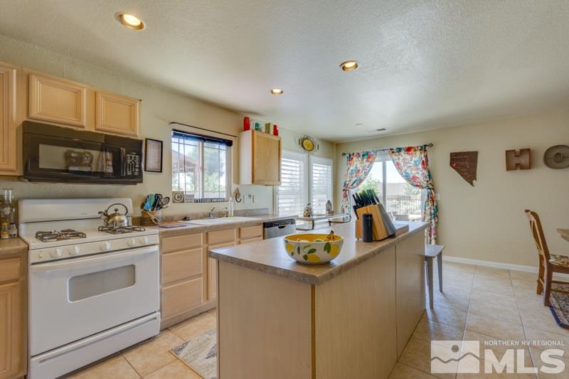 7857 Welsh Drive Reno, NV 89506 - Photo 6 of 16 Photo 6