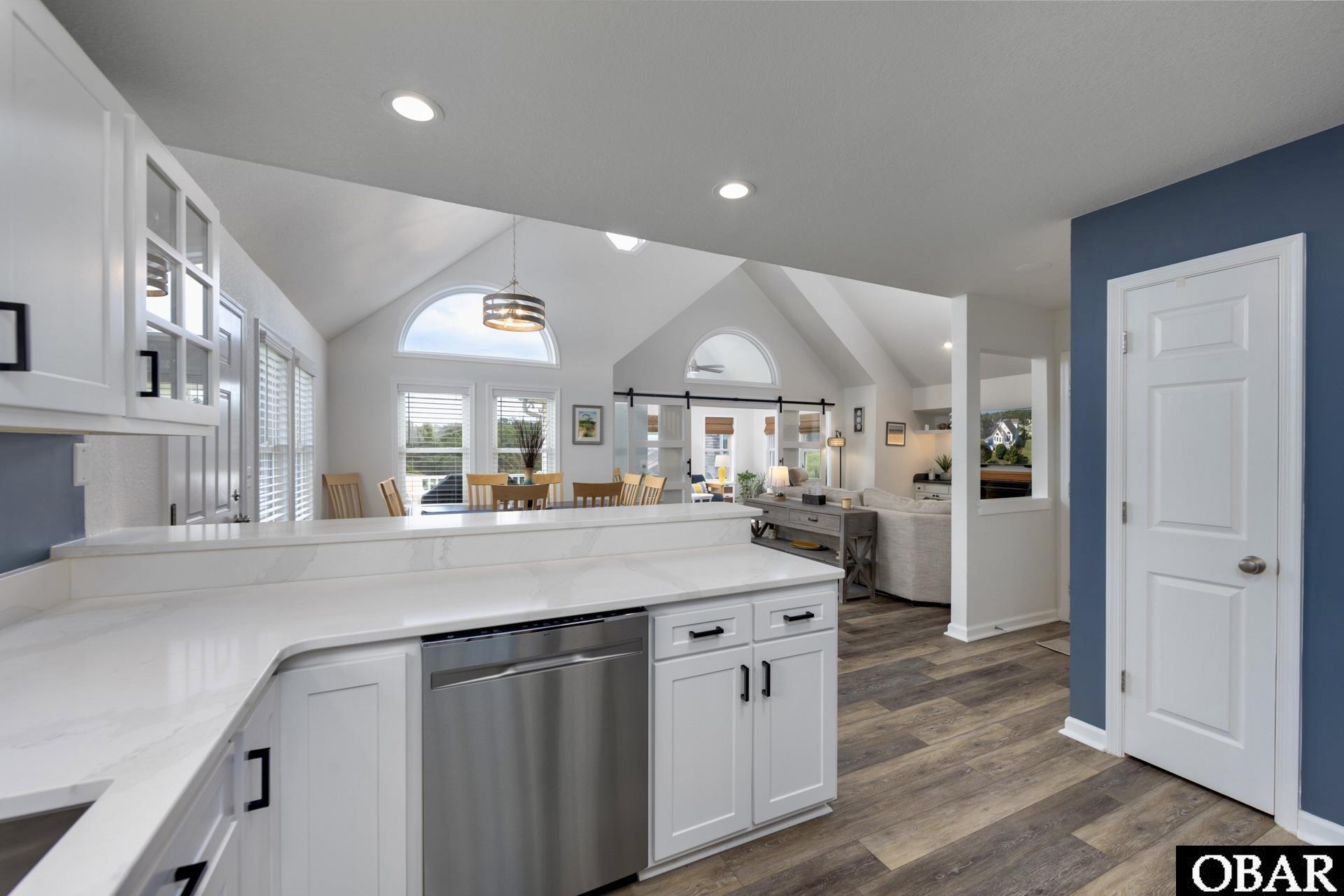 305 Oak Run, Unit 1 Kitty Hawk, NC 27949 - Photo 12 of 49 Quartz Countertops