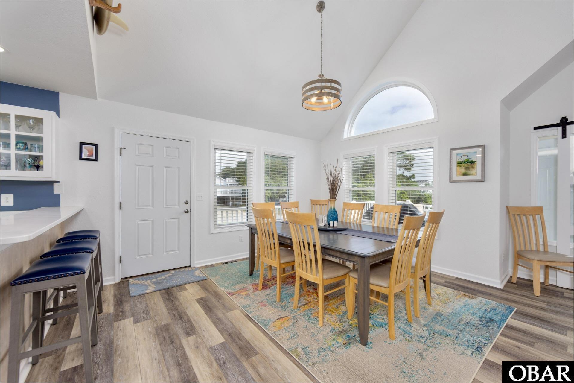 305 Oak Run, Unit 1 Kitty Hawk, NC 27949 - Photo 14 of 49 Beautiful Accent Windows