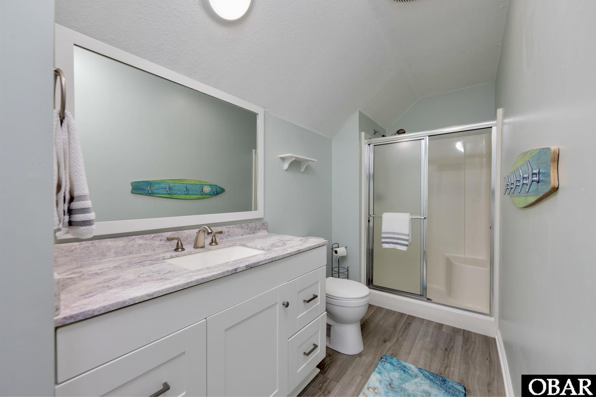 305 Oak Run, Unit 1 Kitty Hawk, NC 27949 - Photo 29 of 49 Remodeled Hall Bath