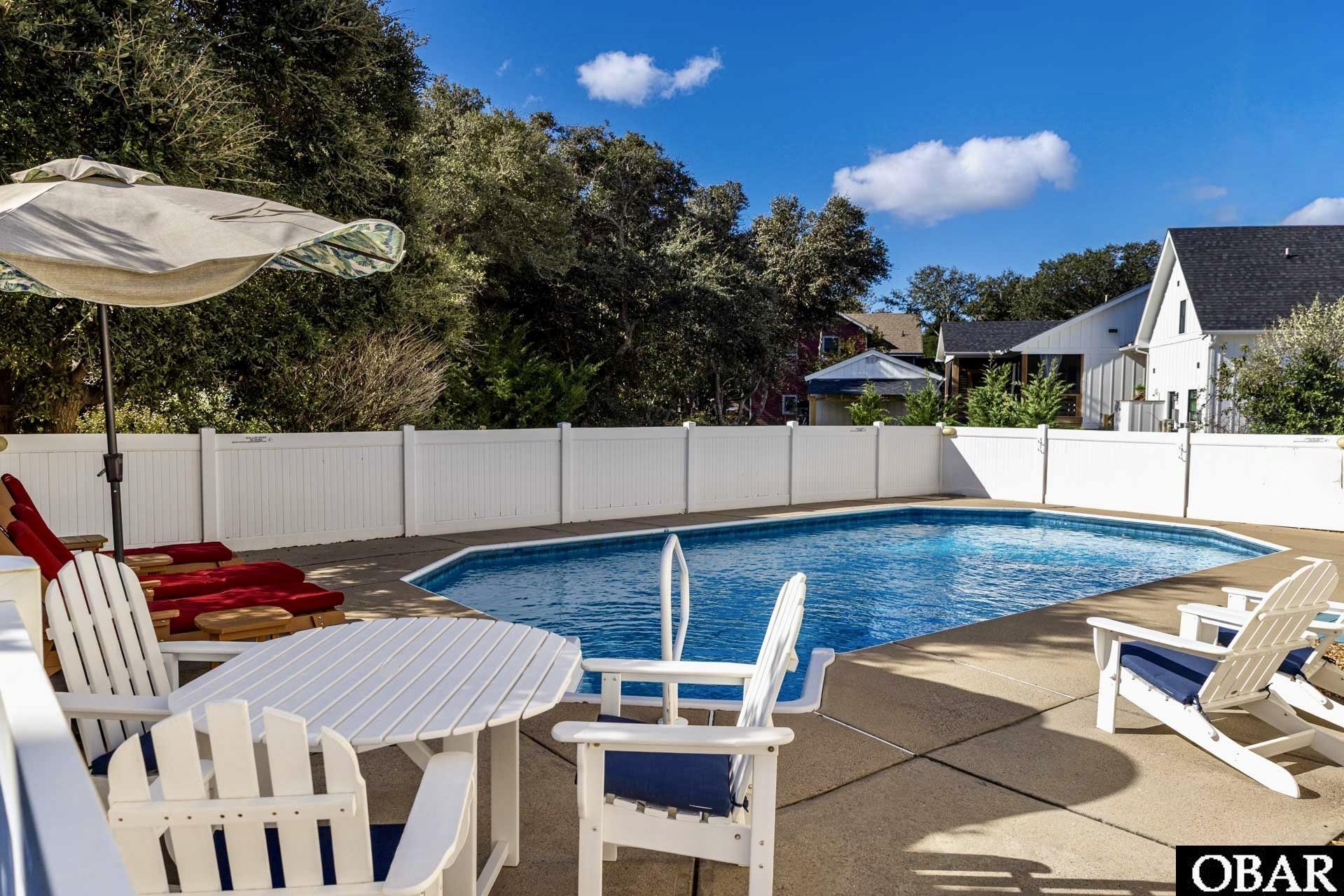 305 Oak Run, Unit 1 Kitty Hawk, NC 27949 - Photo 37 of 49 Vinyl Pool Fence