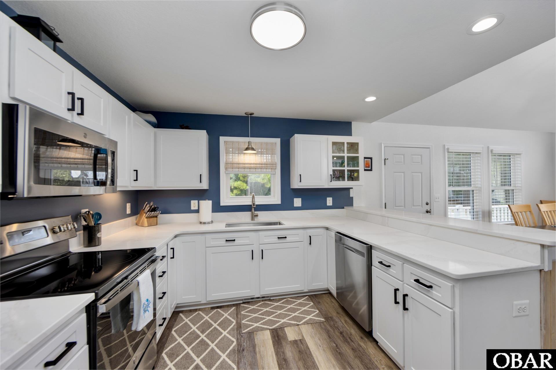 305 Oak Run, Unit 1 Kitty Hawk, NC 27949 - Photo 10 of 49 Remodeled Kitchen