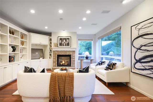 $1,999,000 | 5810 Mont Blanc Place Northwest, Issaquah, WA 98027