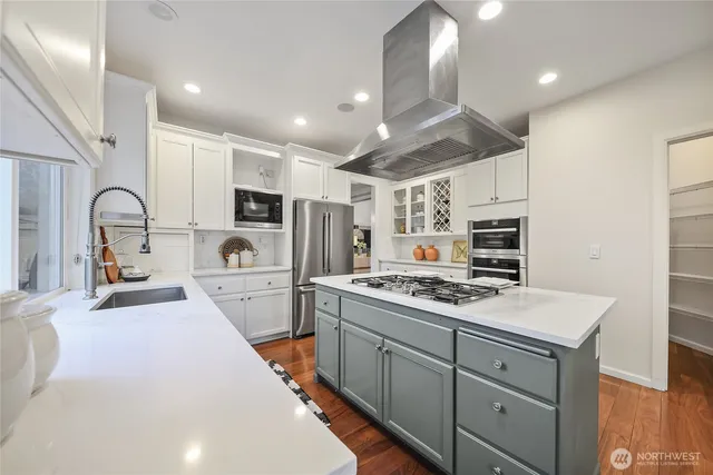 $1,999,000 | 5810 Mont Blanc Place Northwest, Issaquah, WA 98027