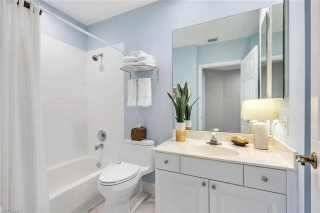 $725,000 | 1550 Clermont Drive, Unit E101, Naples, FL 34109