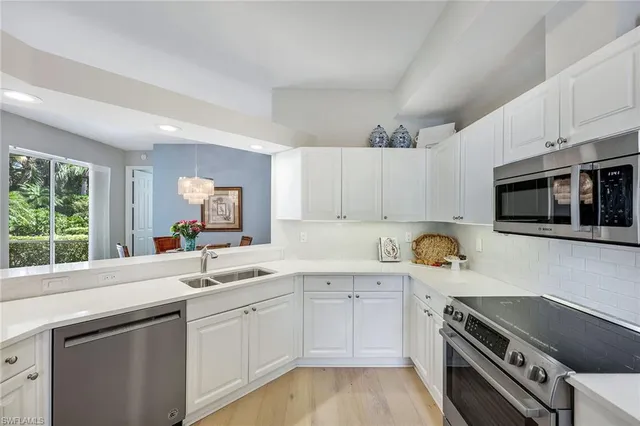 $725,000 | 1550 Clermont Drive, Unit E101, Naples, FL 34109