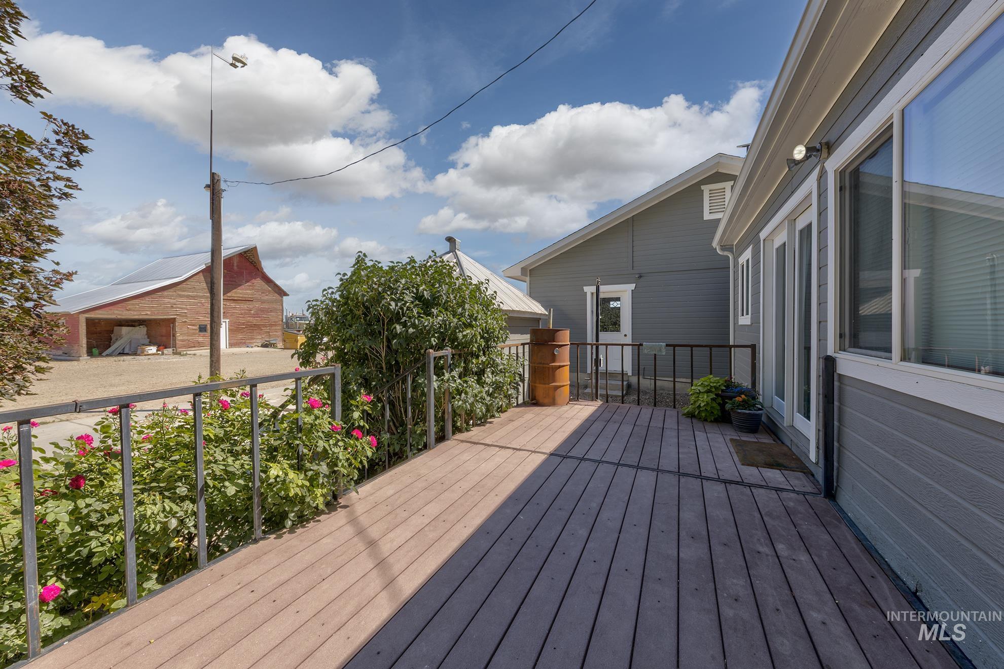 6040 Adams Road New Plymouth, ID 83655 - Photo 36 of 50 View of deck