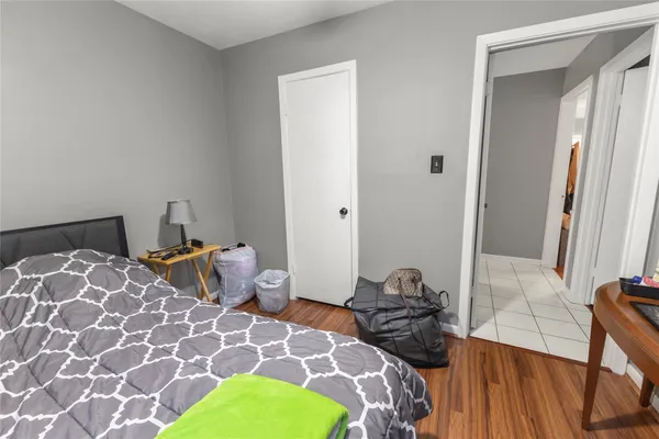 $2,400 | 10910 Vanderford Drive, Houston, TX 77099