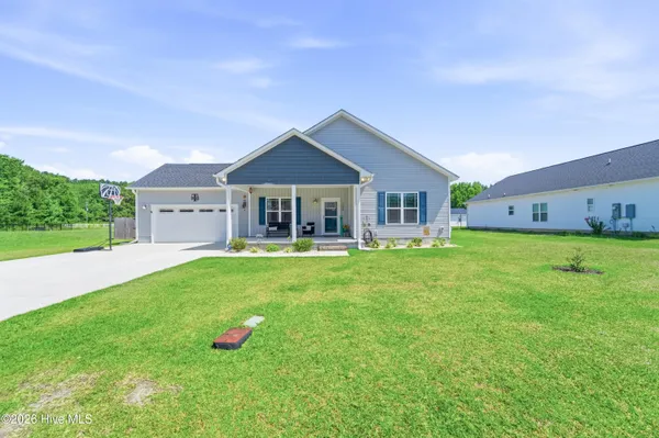 $365,900 | 103 Thoroughbred Run, Richlands, NC 28574