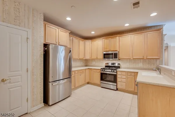$410,000 | 2108 Conrad Way, Somerset, NJ 08873