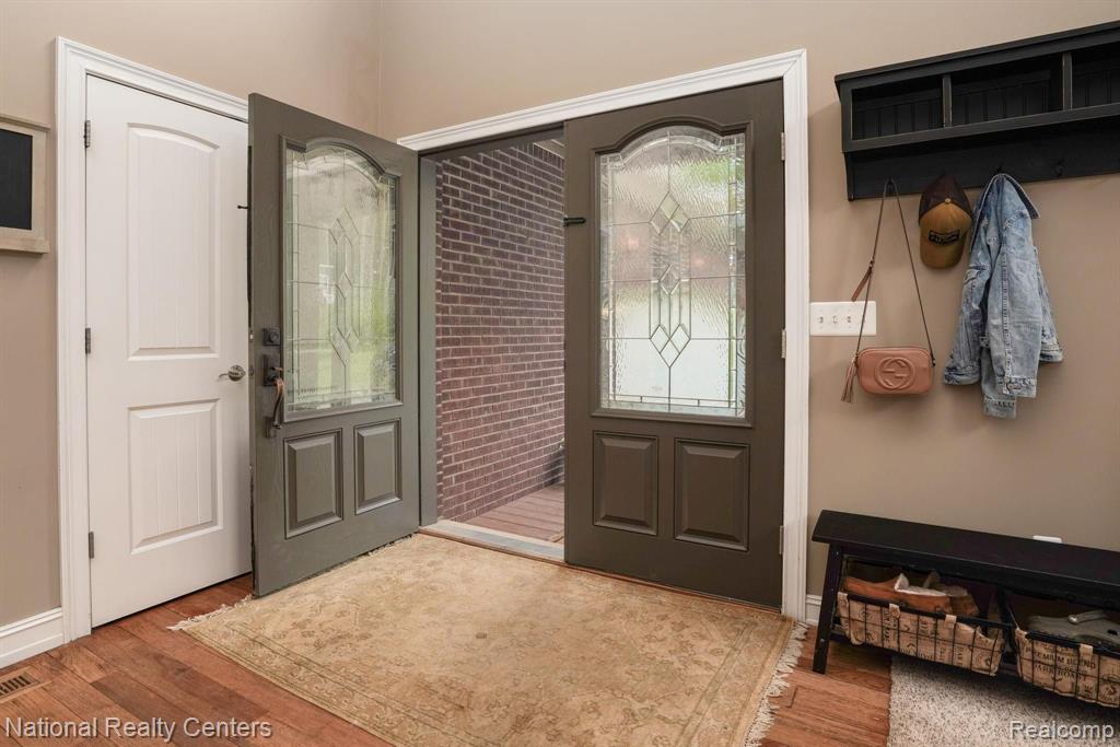 1280 Inwood Road Rochester, MI 48306 - Photo 6 of 47
