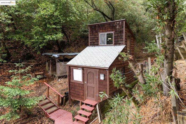 a picture of a utility room with a sink
